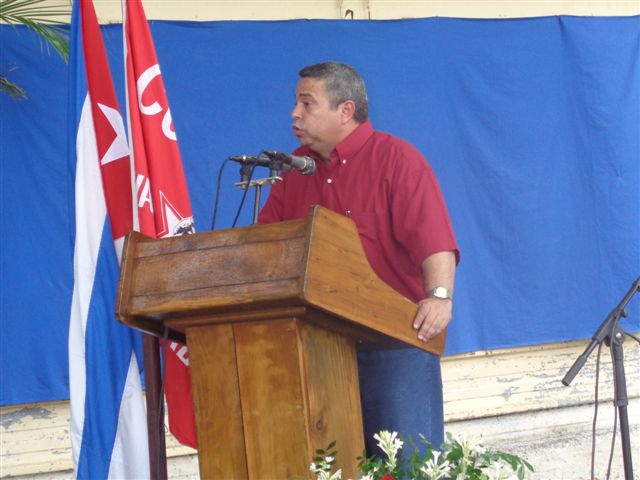 Ulises Guilarte De Nacimiento, secretario general de la CTC, reconoció la decisiva labor del colectivo para potenciar la producción de alimentos a partir de sus excelentes resultados científicos. Fotos: Lourdes Rey