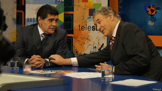 Diego Armando Maradona y Víctor Hugo en el programa De Zurda
