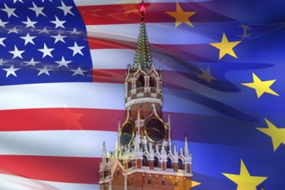 Atacar con el cuchillo  tomado por el filo