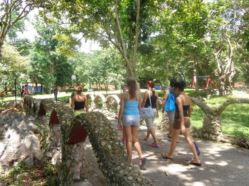 Todos los cubanos pueden reservar, desde las cabeceras provinciales, para disfrutar de cualquier campismo del país. Fotos: Elisdanys López Ceballos