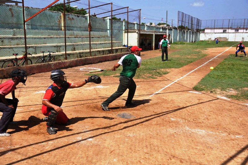 En la copa participaron 12 equipos menores de 45 años y tres de Veteranos. Foto: Icel Morfa.