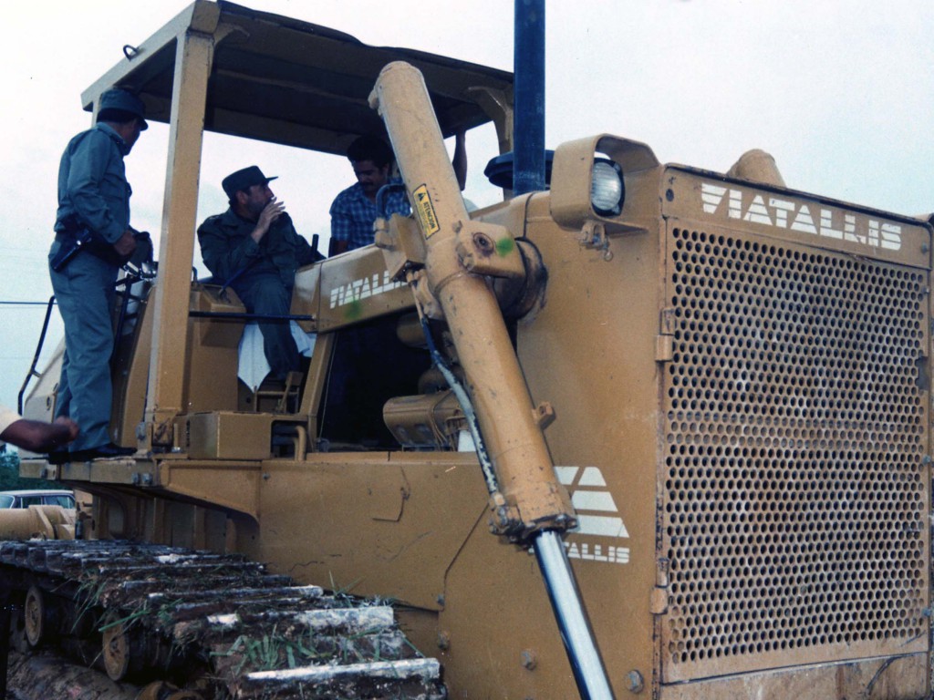 Inauguración del nuevo poblado La Coronilla, en Arroyo Naranjo, 5 de septiembre de 1987. Foto: Estudios Revolución 