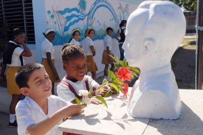 Labor sindical rima con curso escolar