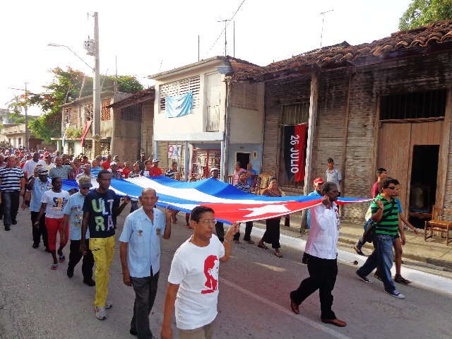 En peregrinación el pueblo guantanamero rinde homenaje a los mártires del 4 de agosto. Foto: Rodny Alcolea.