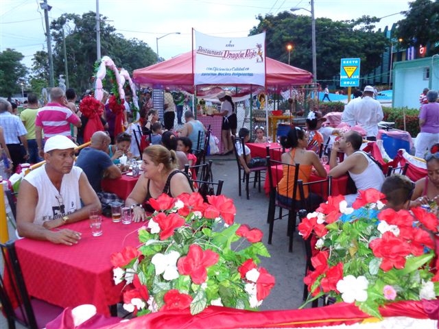 Noche 1-feria Holguin
