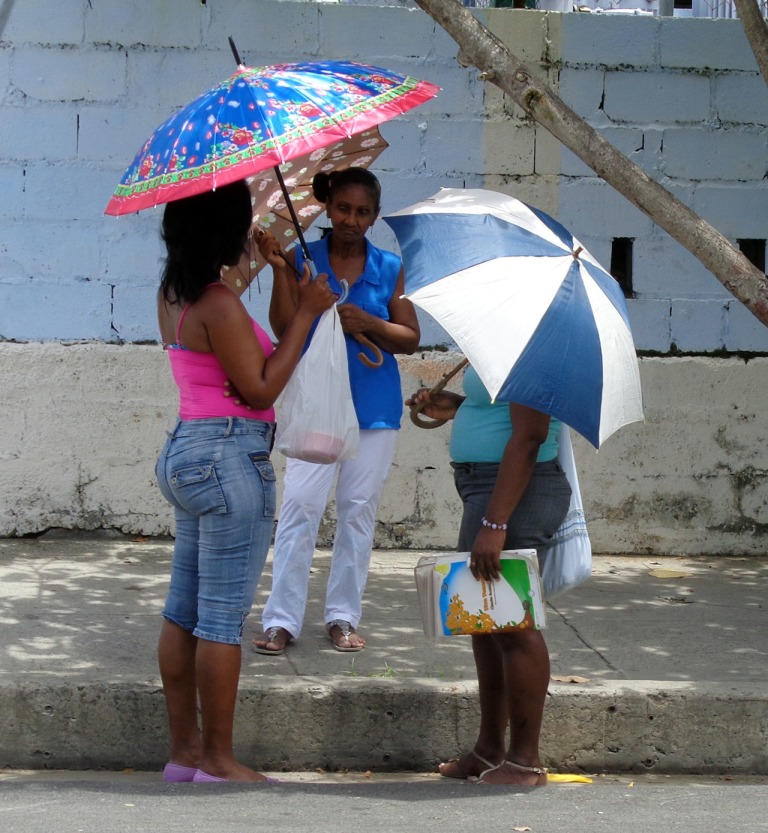 ¿Reunión de sombrillas? Foto: Barreras Ferrán