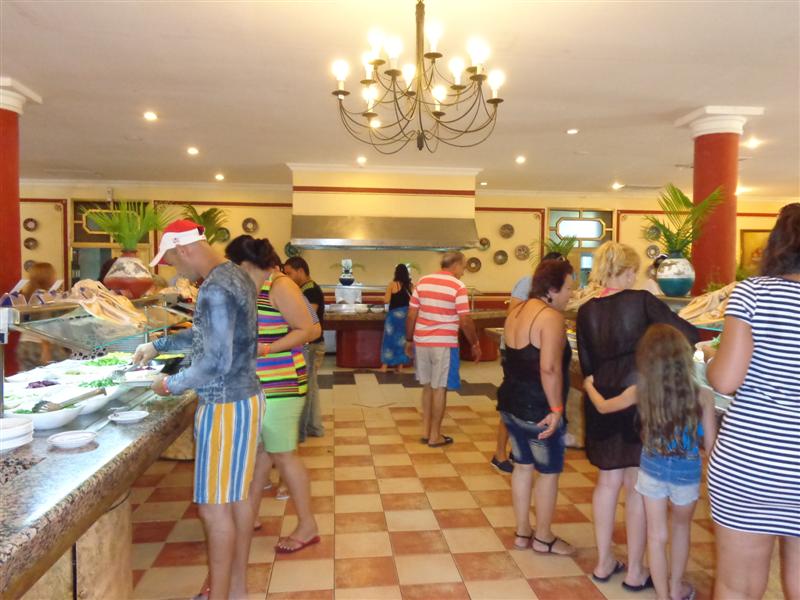 Unos 4 mil 354 cubanos, más que en igual etapa del año anterior, han visitado los hoteles de la península Ancón.