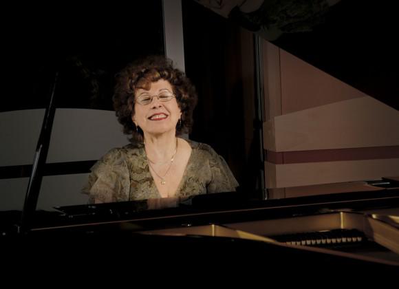 Alicia Perea en concierto. Foto: Cubadebate