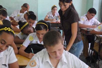 Comenta Ministra de Educación estrategias del nuevo curso