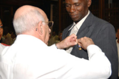 Cuando un  Héroe se va