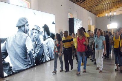 Miradas reveladoras: una propuesta fotográfica para el verano de los santiagueros