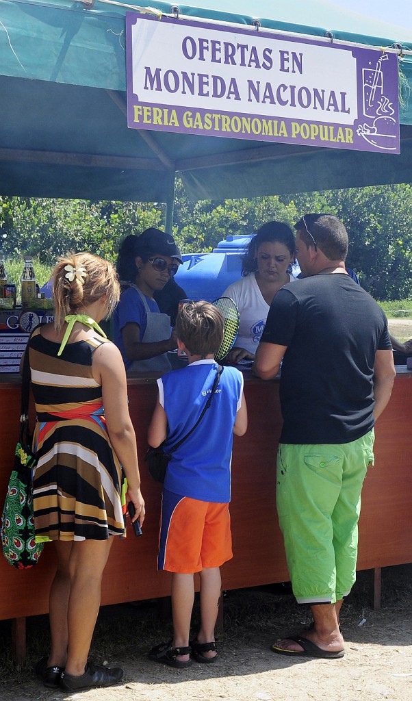 In the sea shore there are varied offers in gastronomy. Photo: Gabriela Lopez Dueñas