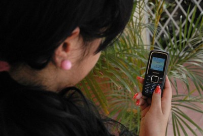 Aunque muchas limitaciones persisten en cuanto a la telefonía celular, el territorio aumenta el número de usuarios.