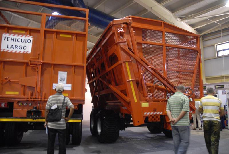 El autobasculante cañero producido por la Empresa Ramón Peña evidencia la efectividad de un colectivo para materializar empeños.
