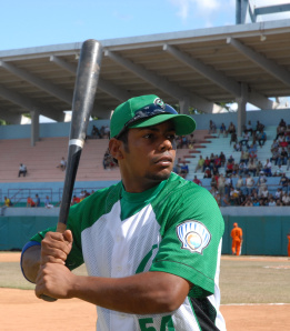 Juan Miguel Soriano dio jonrón en el décimo y Cienfuegos superó a Villa Clara. Foto: Cedeño