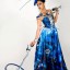 Vestido —con complementos— inspirado en la obra titulada Bicicletas, de Luis E. Camejo, presentado por Mariela en la última edición de Arte y Moda.
