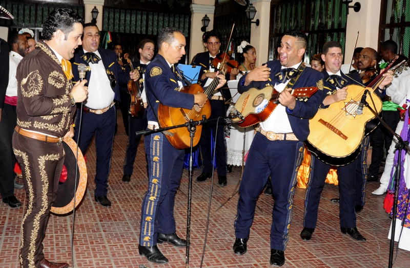 RCmariachi01