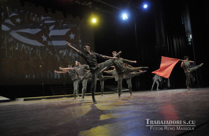 El ballet épico La Avanzada, por alumnos de la Escuela Nacional de Ballet.