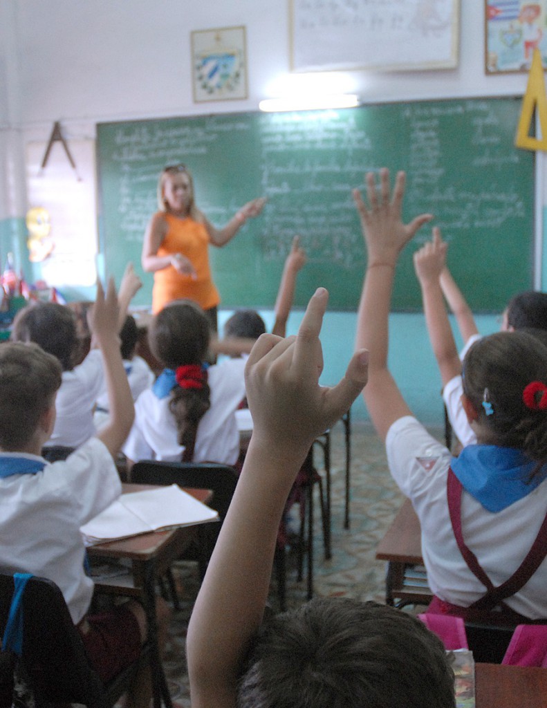 Hoy resulta necesario lograr un mayor reconocimiento social del maestro, a partir sobre todo de su conducta y ejemplaridad. | foto: Agustín Borrego Torres