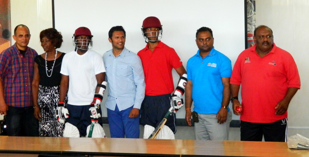 La clínica impartida este viernes en el complejo deportivo Eduardo Saborit sirvió para aclarar dudas de los poco experimentados jugadores cubanos.