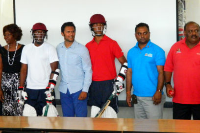 Clínica de críquet en La Habana