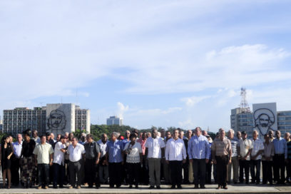 Reconocen a cincuentenarios del sector azucarero