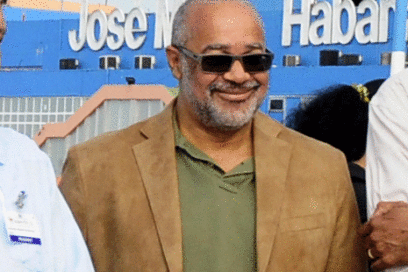 Llegó a Cuba el Director General de la OECO