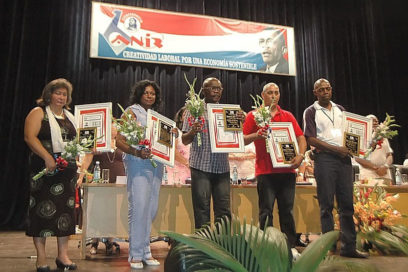 Premian a innovadores con resultados relevantes