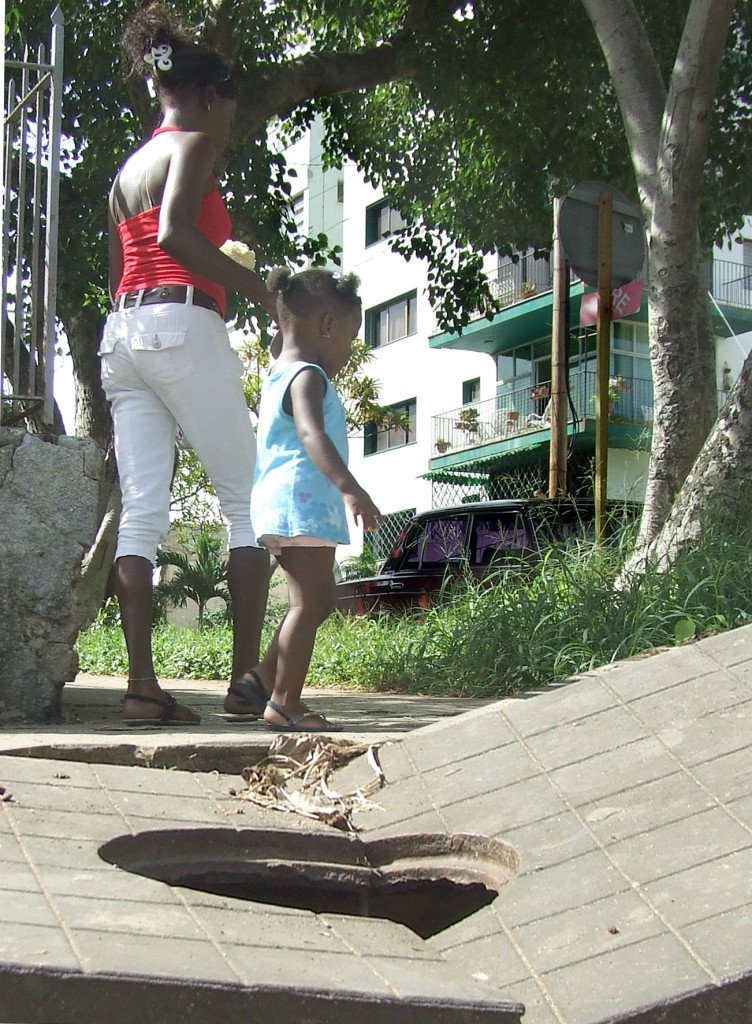 Los padres tenemos que incrementar el cuidado de los más pequeños. Foto: Heriberto González