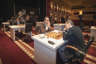 Leinier hizo tablas con problemas en el reloj