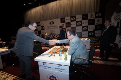 Estrechón de mano con Gelfand