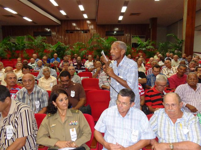 Los combatientes de Holguín se pronunciaron a favor de seguir defendiendo la Revolución