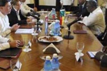 Recibe Canciller cubano a su homólogo de Benin