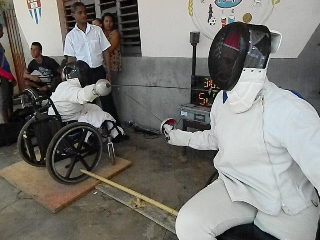 La esgrima en sillas de ruedas fue una de las modalidades disputadas en este Festival. Fotos: Julio Batista Rodríguez