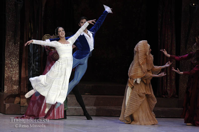 El Ballet Nacional de Cuba interpretó en la gala inaugural Shakespeare y sus máscaras de Alicia Alonso a partir de la tragedia Romeo y Julieta.