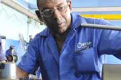 Modifican salarios de obreros que estudien en el extranjero