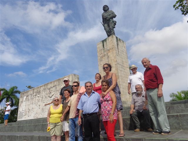 Los sindicalistas franceses rindieron tributo al Che.