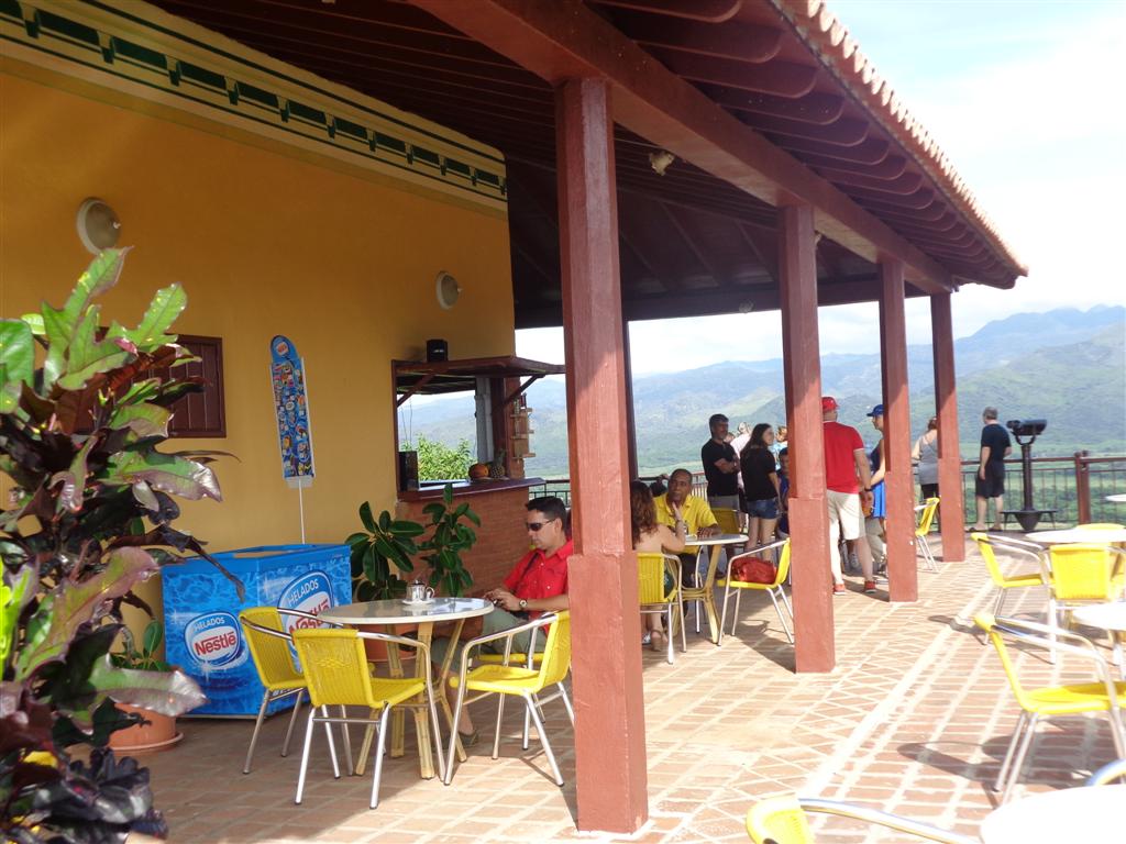 Miles de turistas llegan diariamente a disfrutar el paisaje declarado Patrimonio de la Humanidad en 1988.