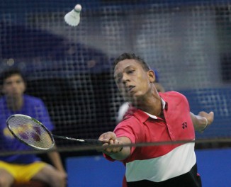 Osleni Guerrero por oro en Bádminton