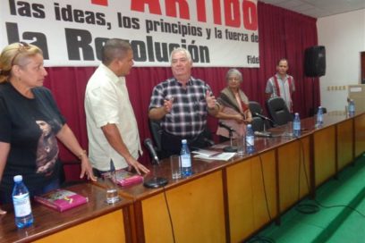 Presentan  en Santa Clara serie Semillas del Ñacahuazú