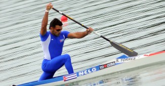 Serguey Torres: dos tributos dorados a un amigo