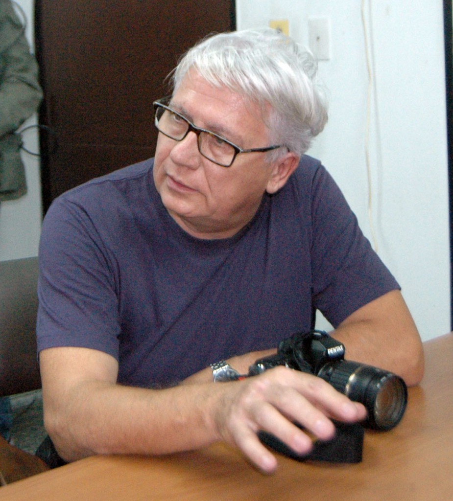 Jean-Luc Berthoré, presidente de SNPAR, explica los motivos de la visita.