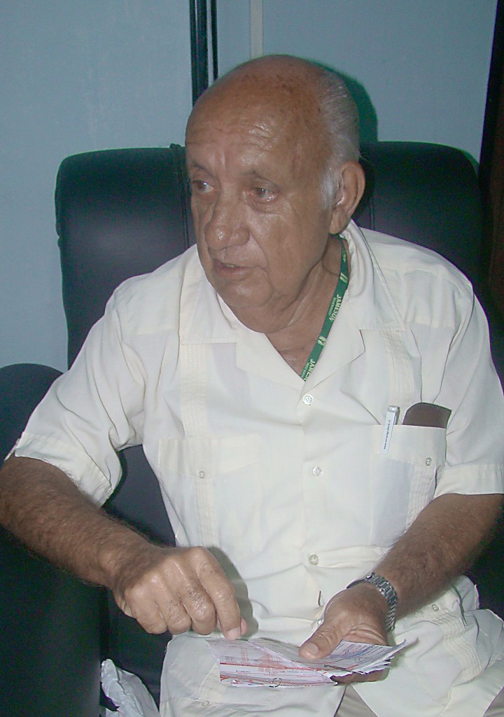 ¡“Usted se imagina mil 828 pesos en un mes! Yo nunca he tenido ese dinero junto”, asegura Agustín Bañal. Foto: Gabriela López