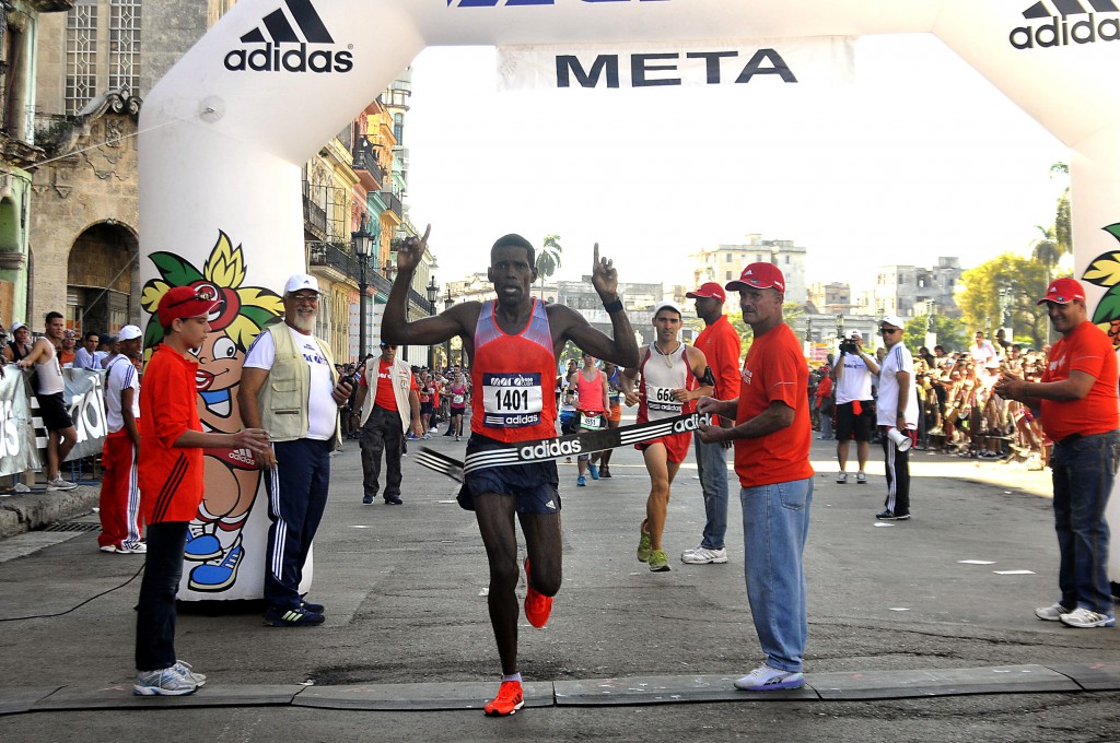 Jorge Luis alcanzó su tercer corona en el maratón. Foto: José Raúl Rodríguez Robleda