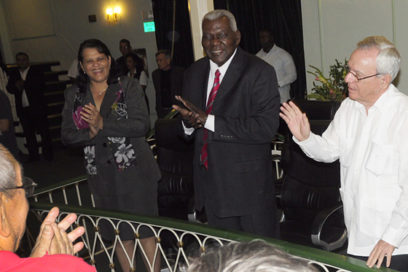 Merecido tributo (+ Fotos)