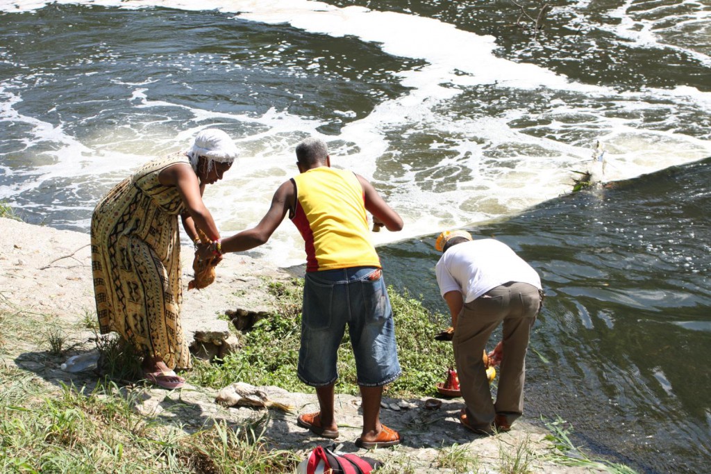 RELIGIOSOS EN EL RIO_1555x1037