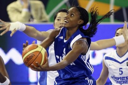 Baloncestistas debutan con amplia sonrisa