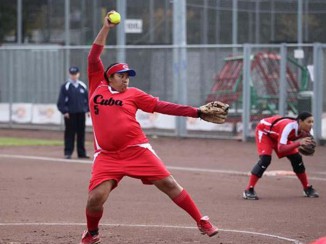 Softbol (f) discutirá la corona
