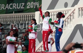 Castillo esculpe los 5000 m en bronce