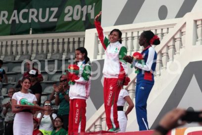 Castillo esculpe los 5000 m en bronce